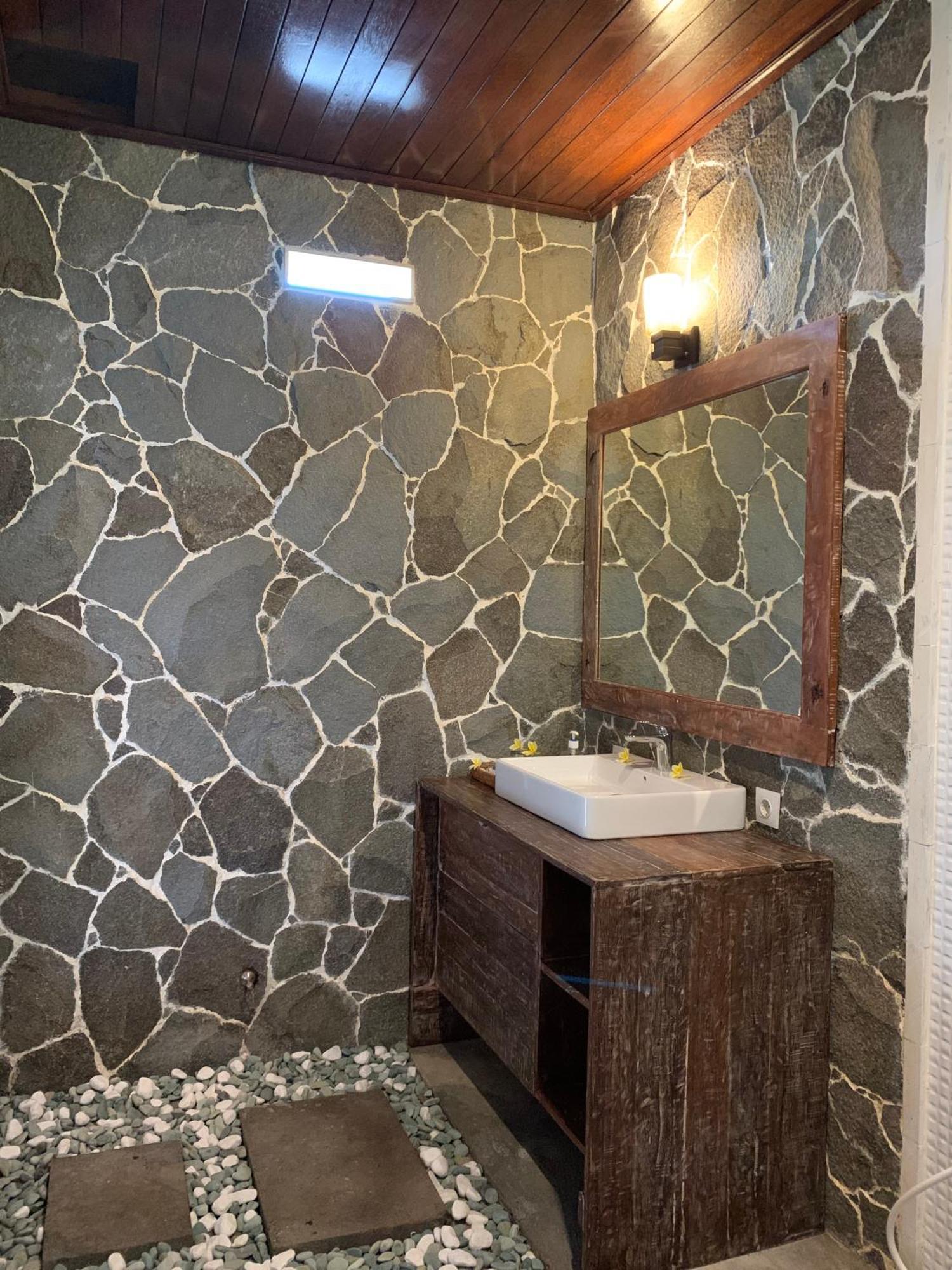 Hotel Jenggala Hill à Lembongan Extérieur photo