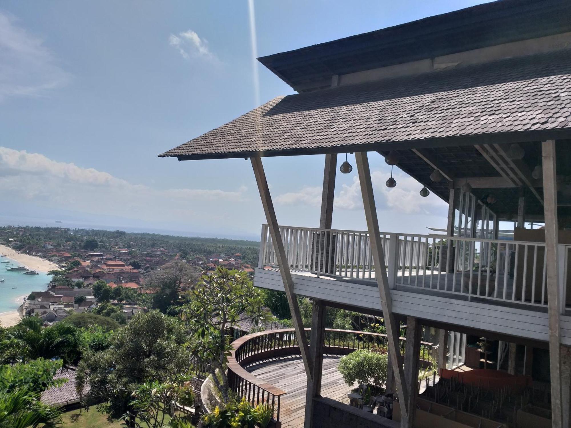 Hotel Jenggala Hill à Lembongan Extérieur photo