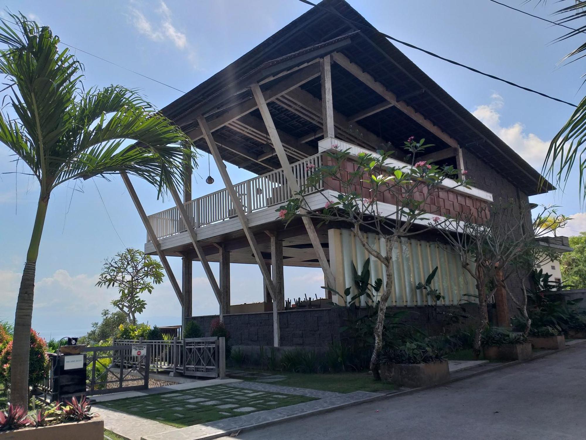 Hotel Jenggala Hill à Lembongan Extérieur photo