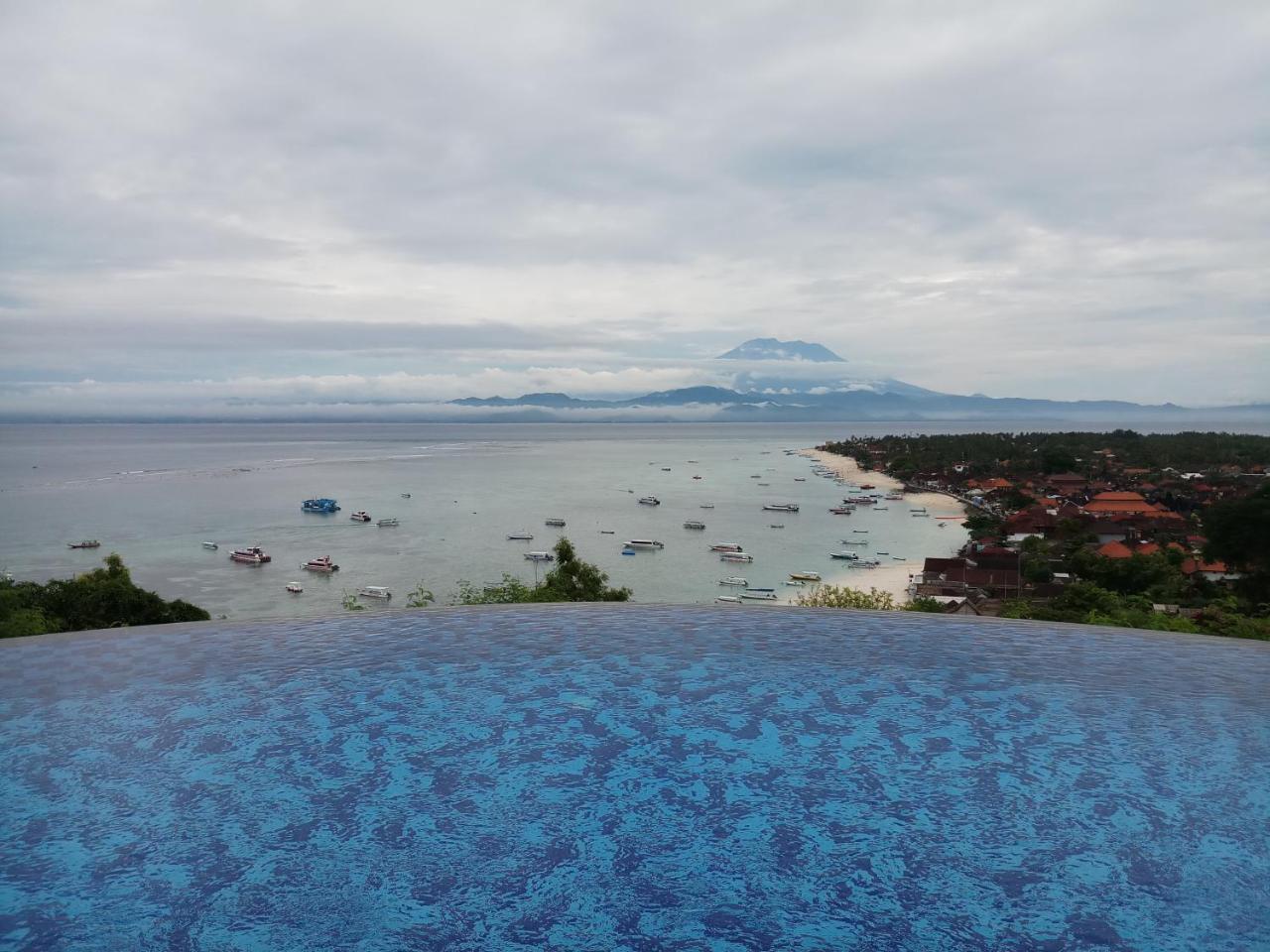 Hotel Jenggala Hill à Lembongan Extérieur photo