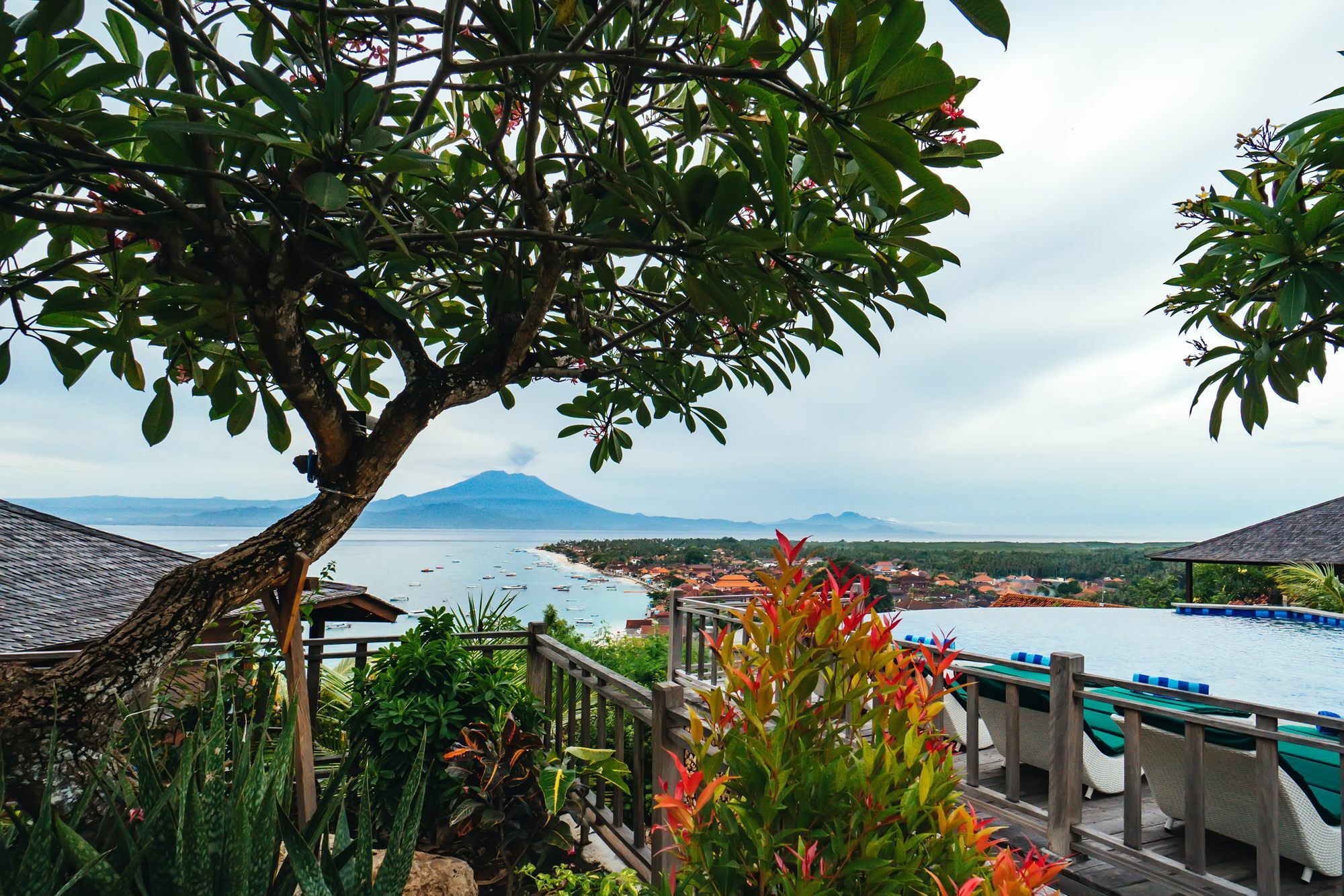 Hotel Jenggala Hill à Lembongan Extérieur photo