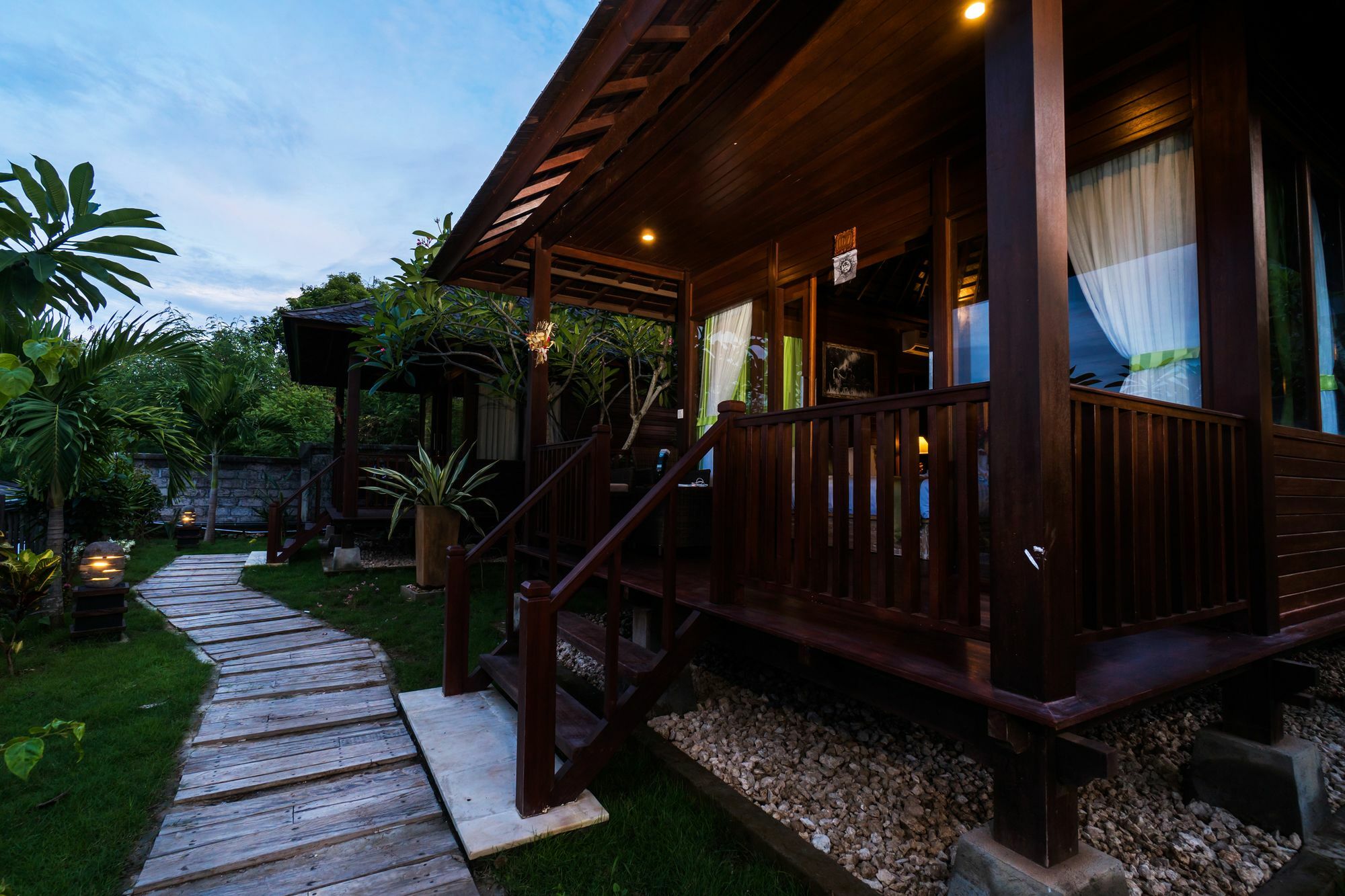 Hotel Jenggala Hill à Lembongan Extérieur photo