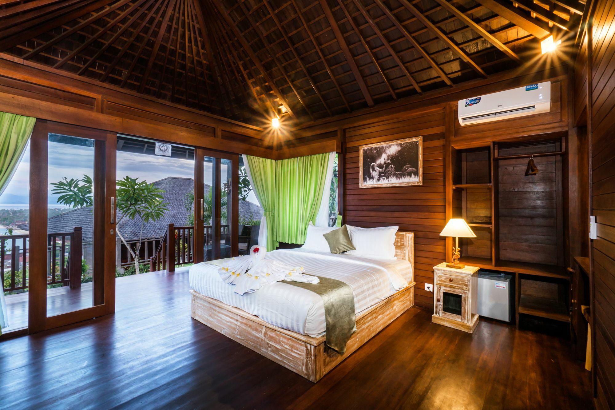 Hotel Jenggala Hill à Lembongan Extérieur photo