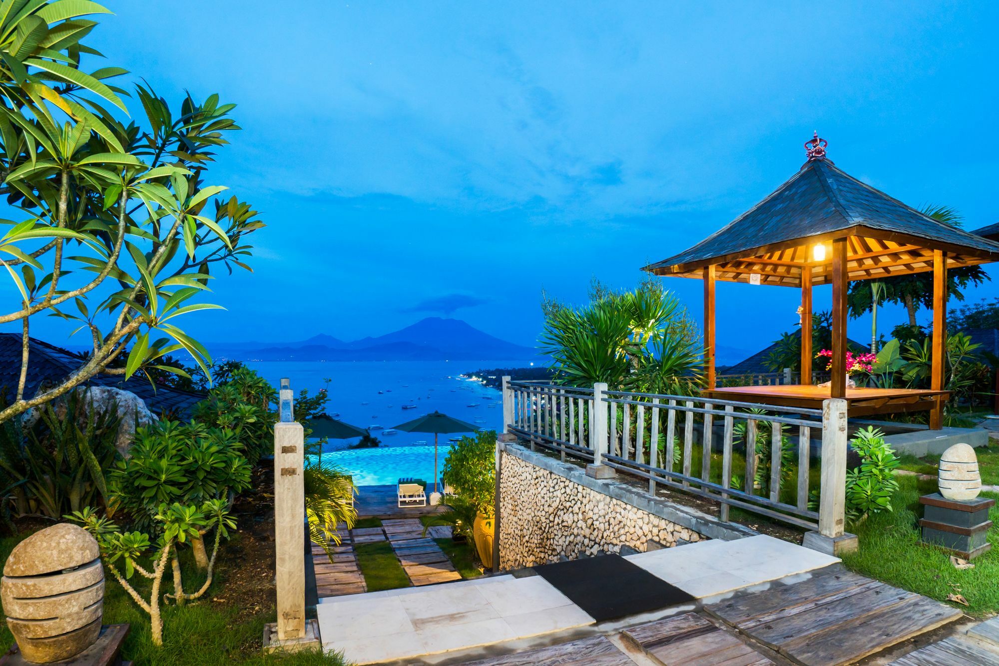 Hotel Jenggala Hill à Lembongan Extérieur photo